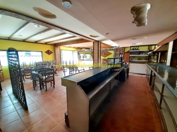 RESTAURANTE / BAR UBICADO EN ZONA ESTRATÉGICA