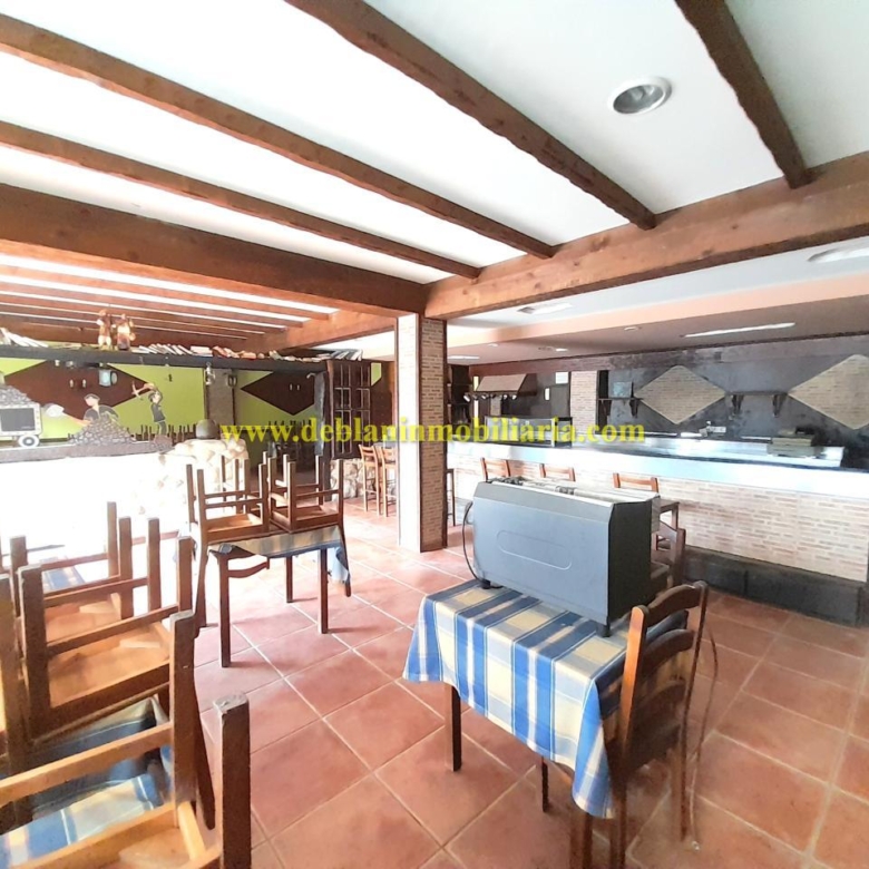 RESTAURANTE / BAR UBICADO EN ZONA ESTRATÉGICA