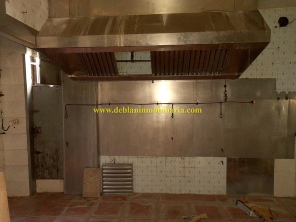 RESTAURANTE / BAR UBICADO EN ZONA ESTRATÉGICA
