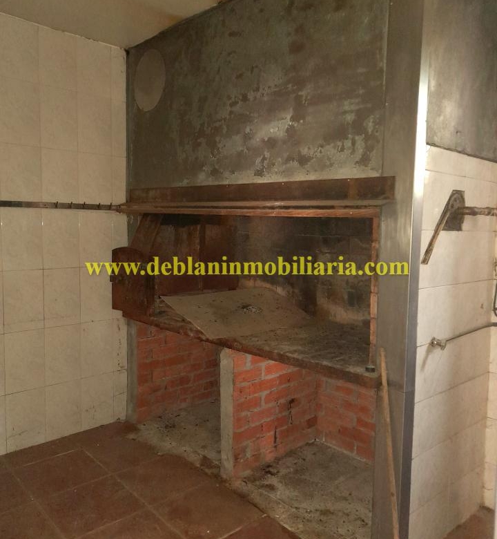 RESTAURANTE / BAR UBICADO EN ZONA ESTRATÉGICA