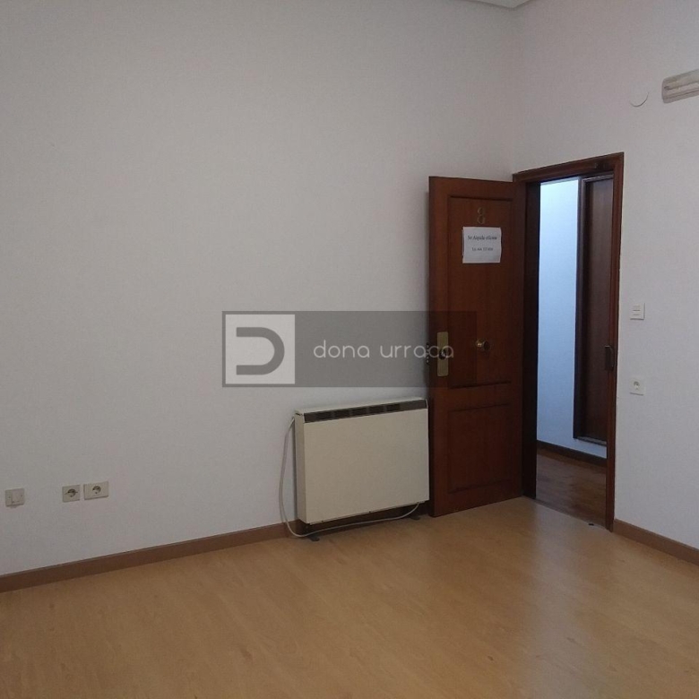 DESPACHO MUY CENTRICO EN OURENSE
