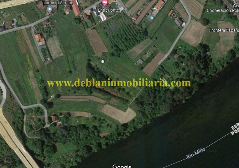 TERRENO RÚSTICO DE 889 M2, A 1 KM, DE TUI