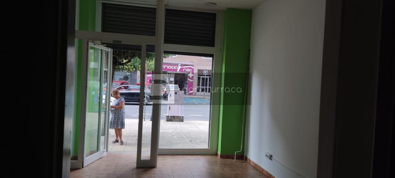 169503713173500024223_169503458747 LOCAL COMERCIAL EN AV. CELANOVA,BARBADAS SOBRE CALLE PRINCIPAL