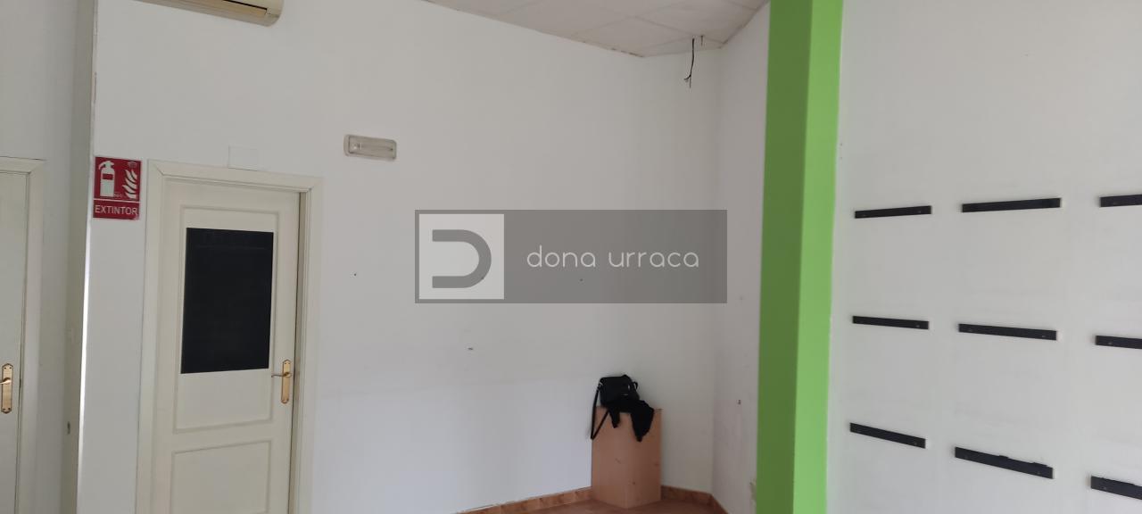 169503713211000024223_169503459187 LOCAL COMERCIAL EN AV. CELANOVA,BARBADAS SOBRE CALLE PRINCIPAL