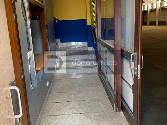 GRAN NAVE EN EL POLIGONO SAN CIPRIAN DAS VIÑAS
