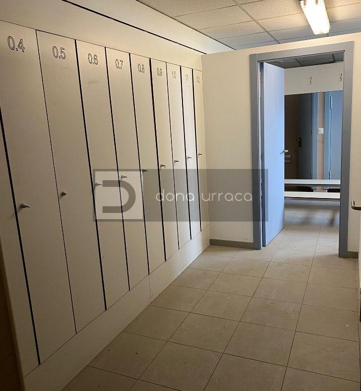 GRAN NAVE EN EL POLIGONO SAN CIPRIAN DAS VIÑAS