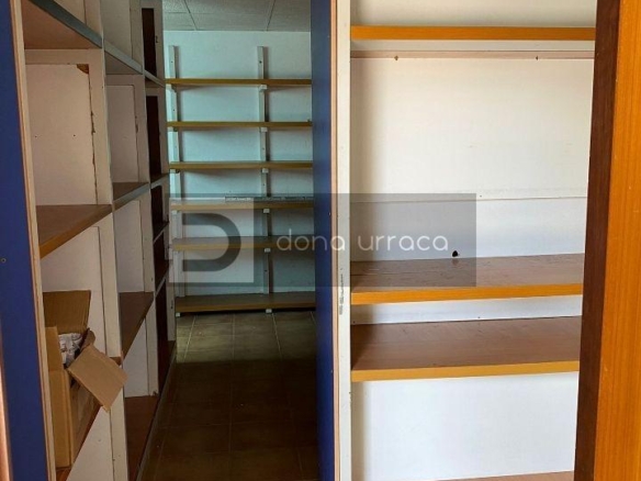 GRAN NAVE EN EL POLIGONO SAN CIPRIAN DAS VIÑAS