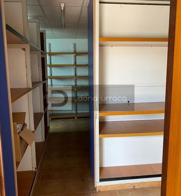 GRAN NAVE EN EL POLIGONO SAN CIPRIAN DAS VIÑAS