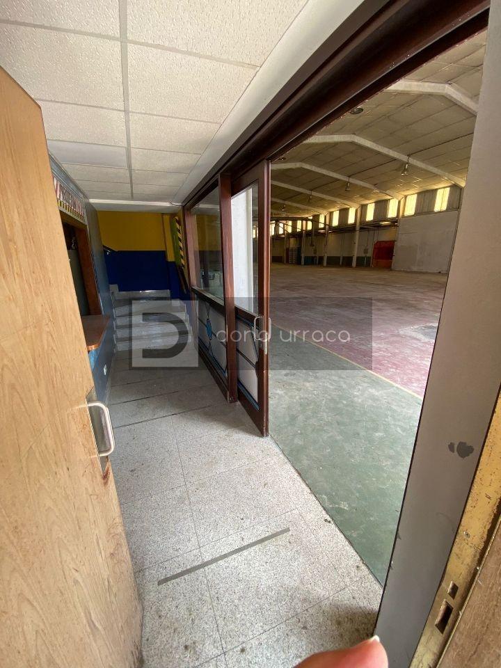 169545810756300024266_169540343990 GRAN NAVE EN EL POLIGONO SAN CIPRIAN DAS VIÑAS