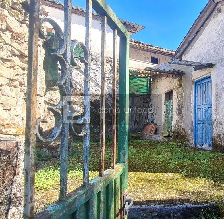 GRAN CASA DE PIEDRA ECONOMICA PARA REFORMAR