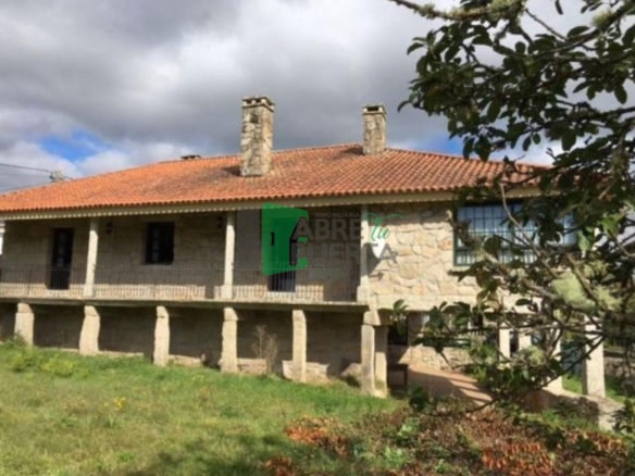 CASA/ CHALET INDEPENDIENTE A LA VENTA EN COLES