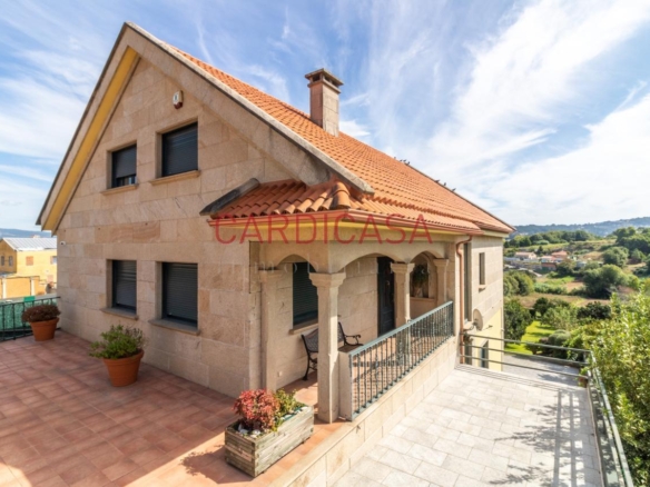 Chalet de piedra a un paso del centro de Vigo