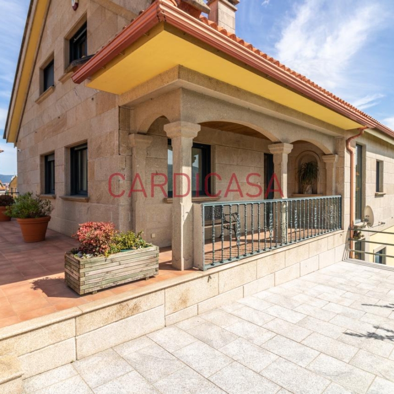 Chalet de piedra a un paso del centro de Vigo