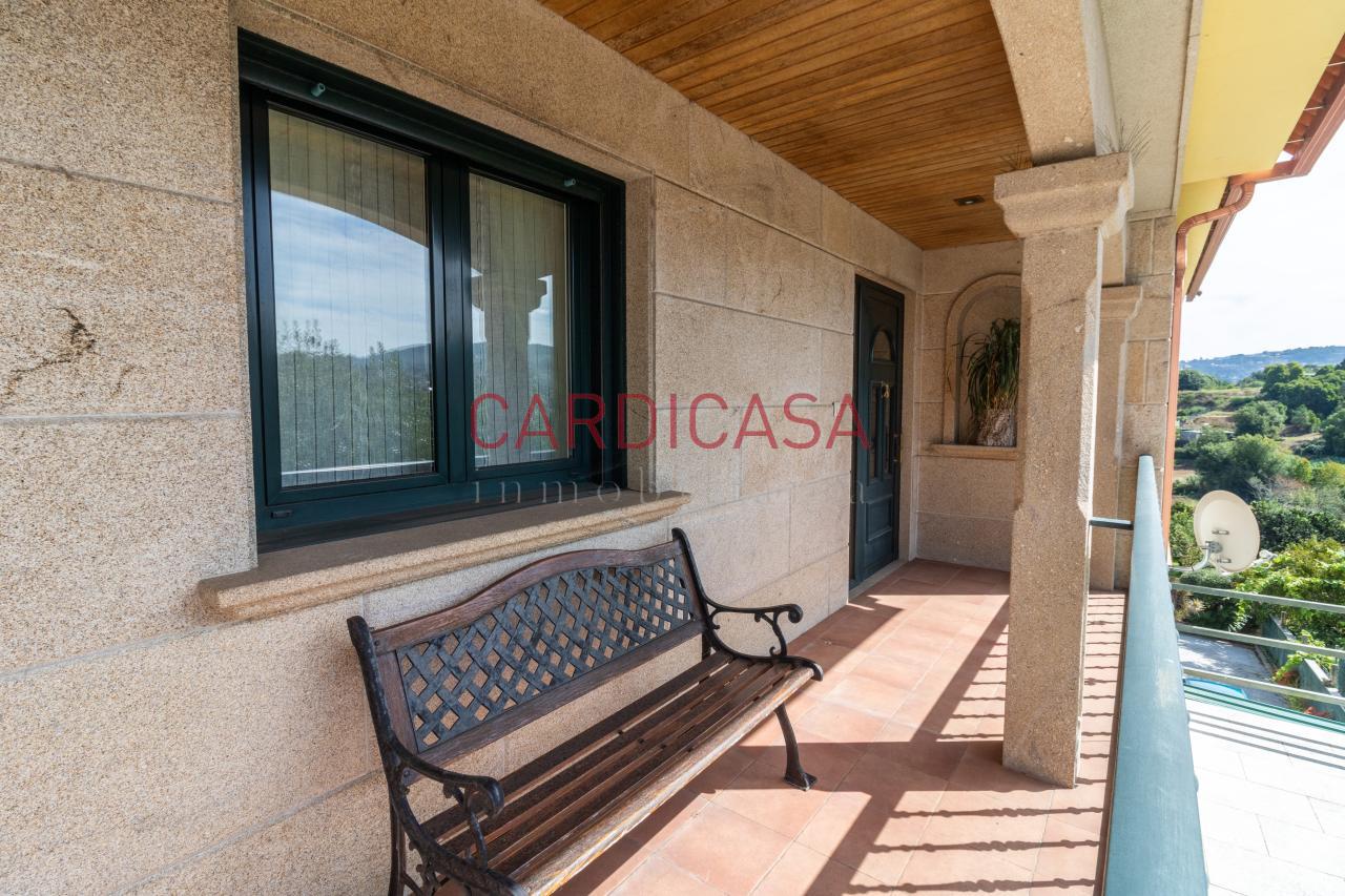 169961722115800035404_169419131714 Chalet de piedra a un paso del centro de Vigo