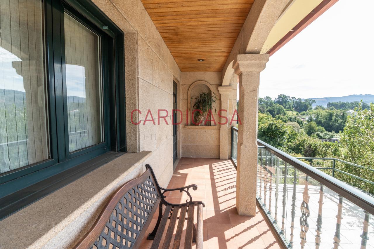 169961722193800035404_169419132049 Chalet de piedra a un paso del centro de Vigo