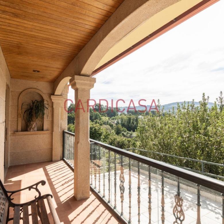 Chalet de piedra a un paso del centro de Vigo