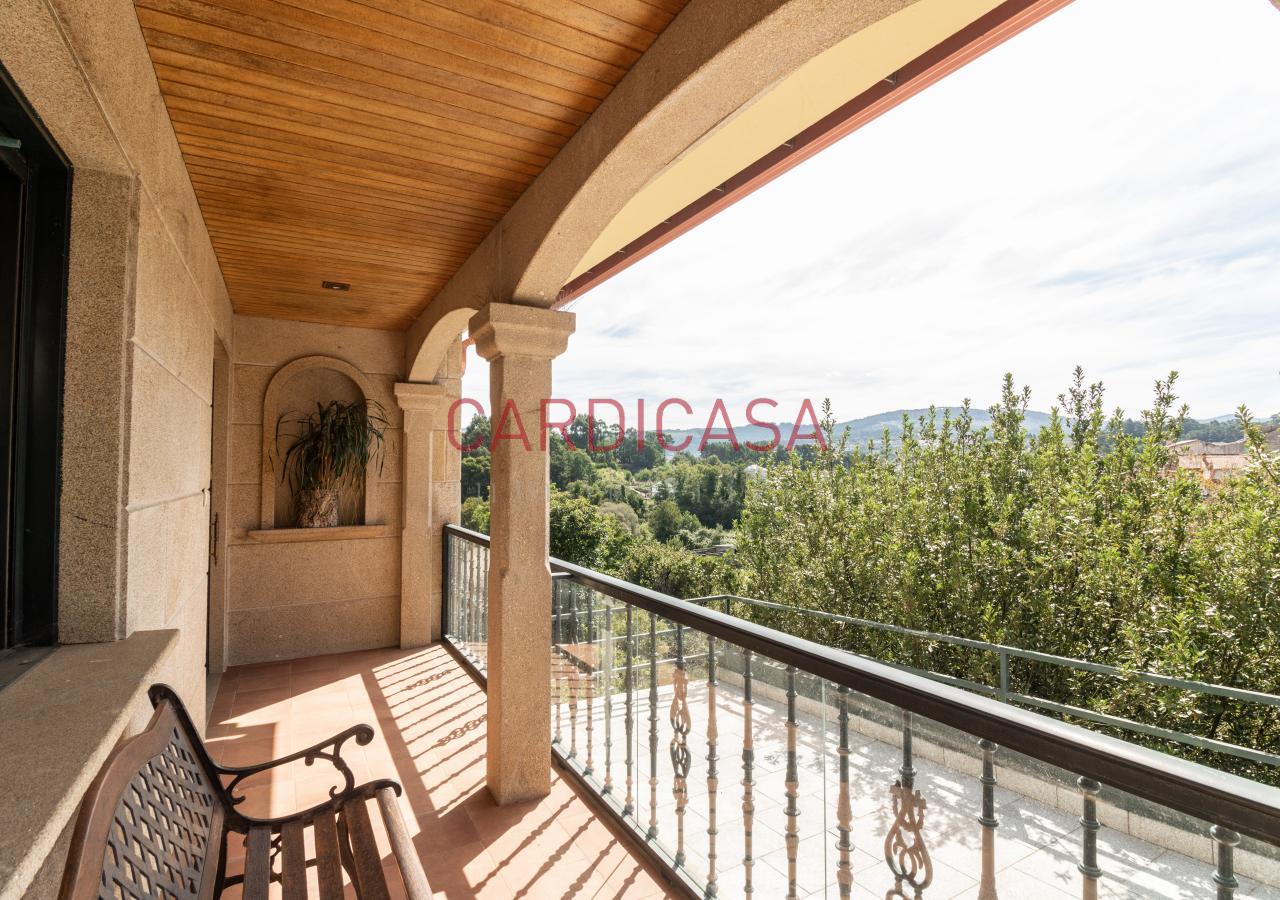169961722258400035404_169419132375 Chalet de piedra a un paso del centro de Vigo