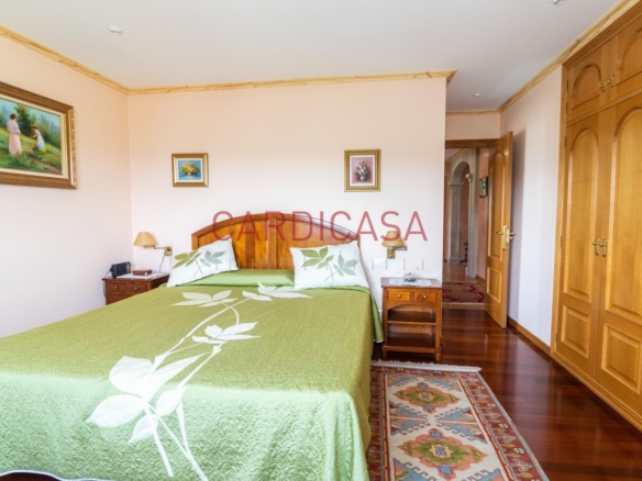 Chalet de piedra a un paso del centro de Vigo