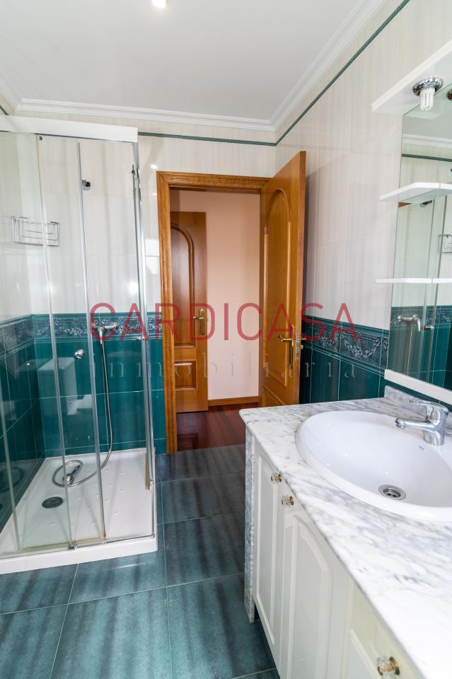 169961723341700035404_169419141799 Chalet de piedra a un paso del centro de Vigo