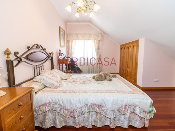 Chalet de piedra a un paso del centro de Vigo