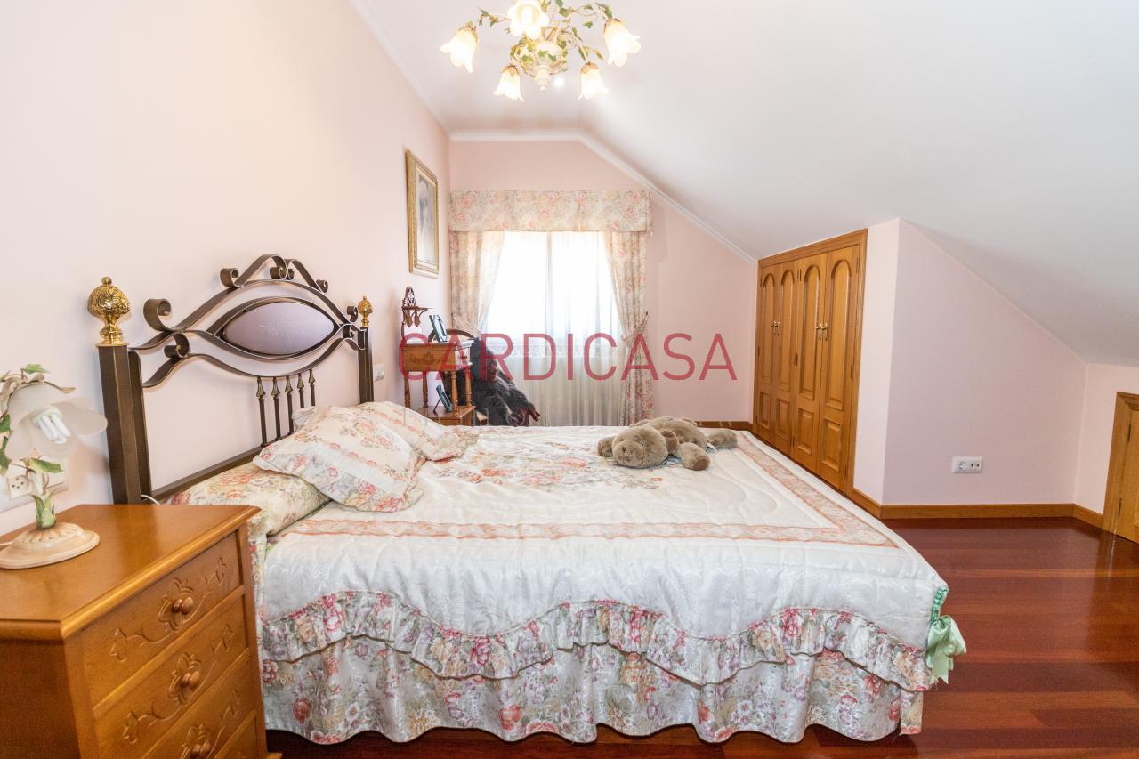 169961724034100035404_169419144695 Chalet de piedra a un paso del centro de Vigo