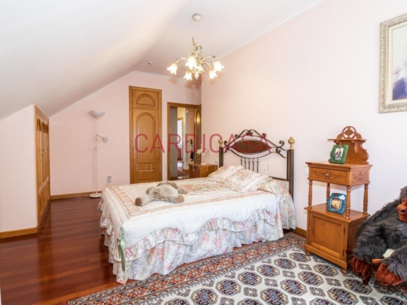 Chalet de piedra a un paso del centro de Vigo