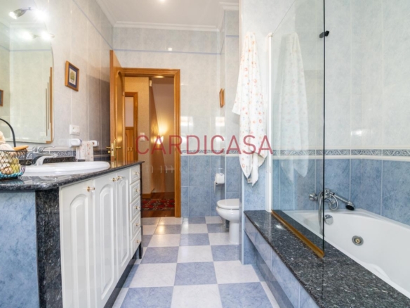 Chalet de piedra a un paso del centro de Vigo