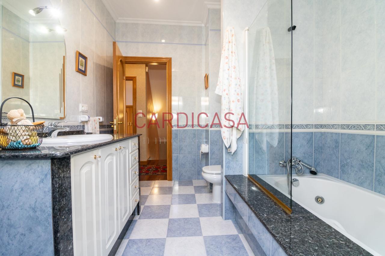 169961724342600035404_169419146642 Chalet de piedra a un paso del centro de Vigo
