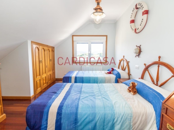 Chalet de piedra a un paso del centro de Vigo