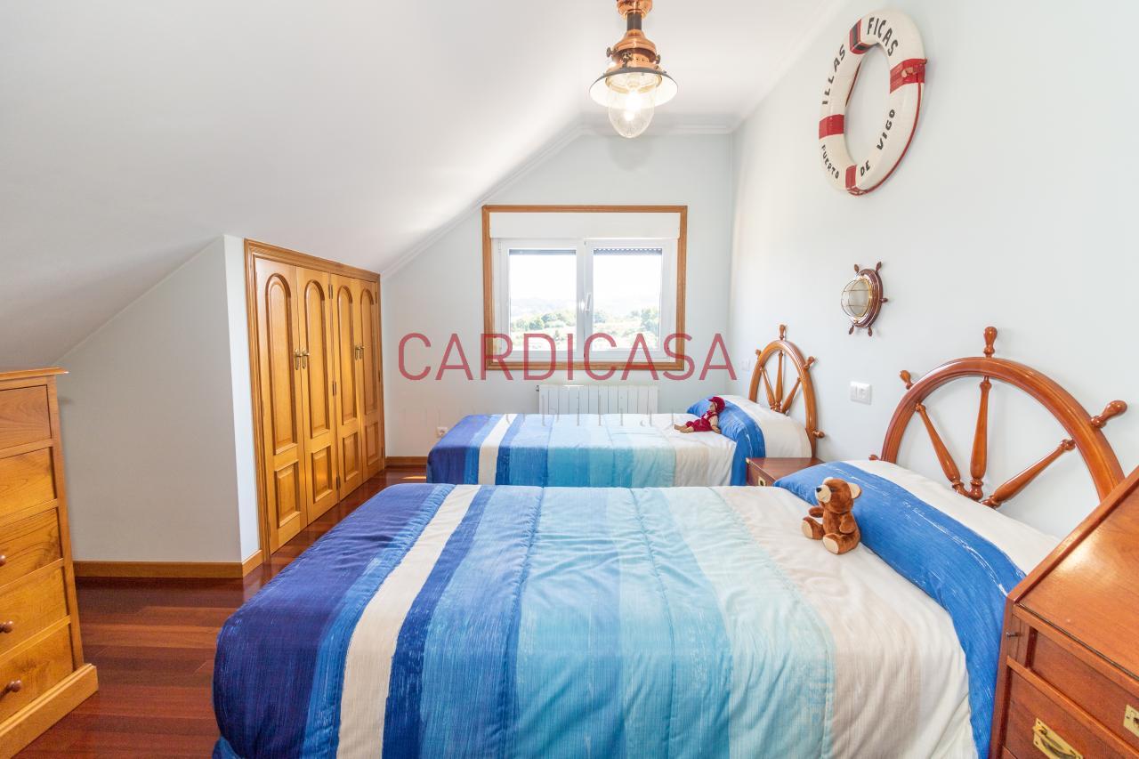 169961724499800035404_169419146981 Chalet de piedra a un paso del centro de Vigo