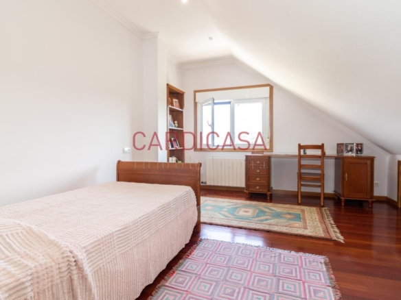 Chalet de piedra a un paso del centro de Vigo