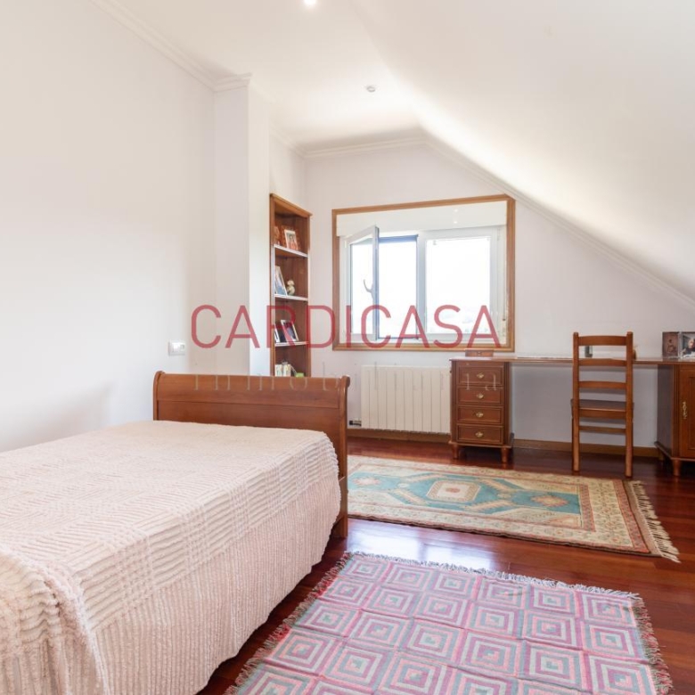 Chalet de piedra a un paso del centro de Vigo