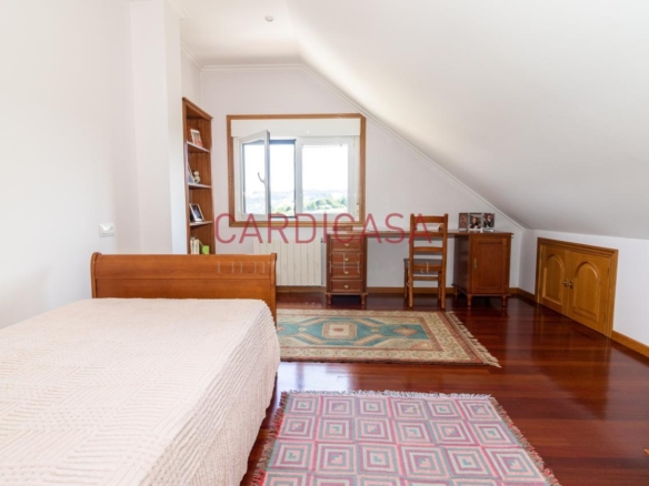 Chalet de piedra a un paso del centro de Vigo