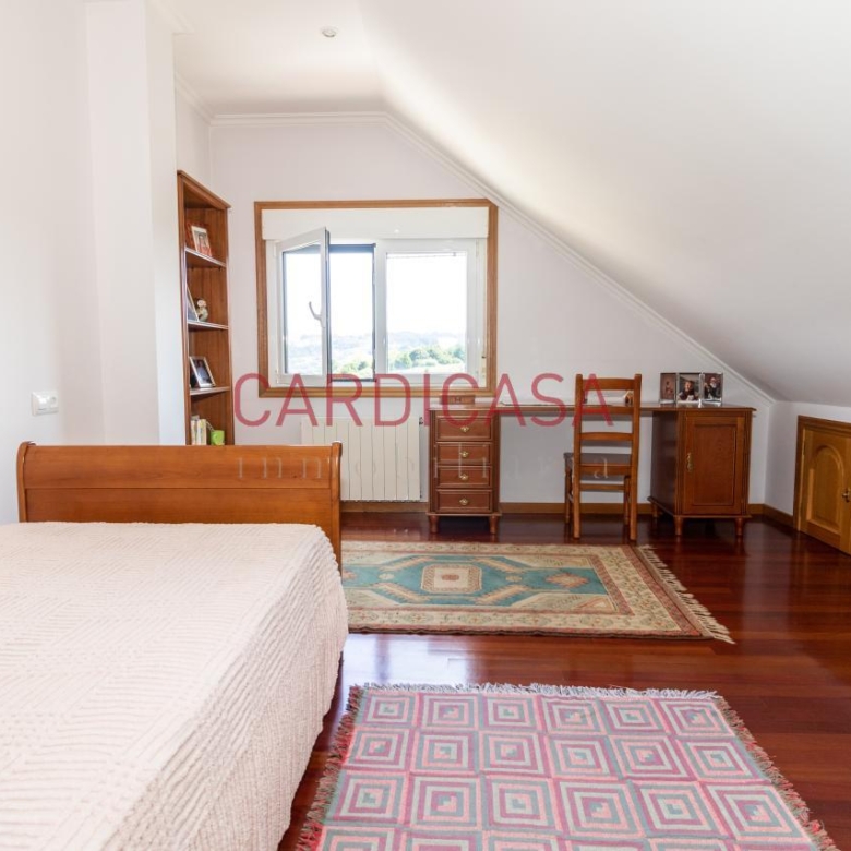 Chalet de piedra a un paso del centro de Vigo