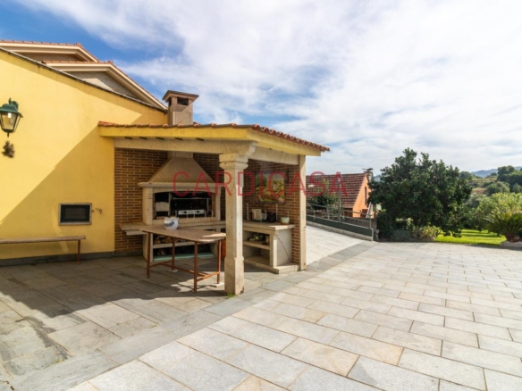 Chalet de piedra a un paso del centro de Vigo