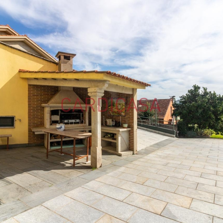 Chalet de piedra a un paso del centro de Vigo