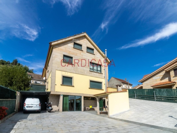 Chalet de piedra a un paso del centro de Vigo