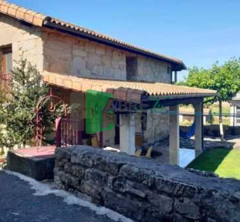 CASA DE PUEBLO EN VENTA DE XINZO DE LIMIA