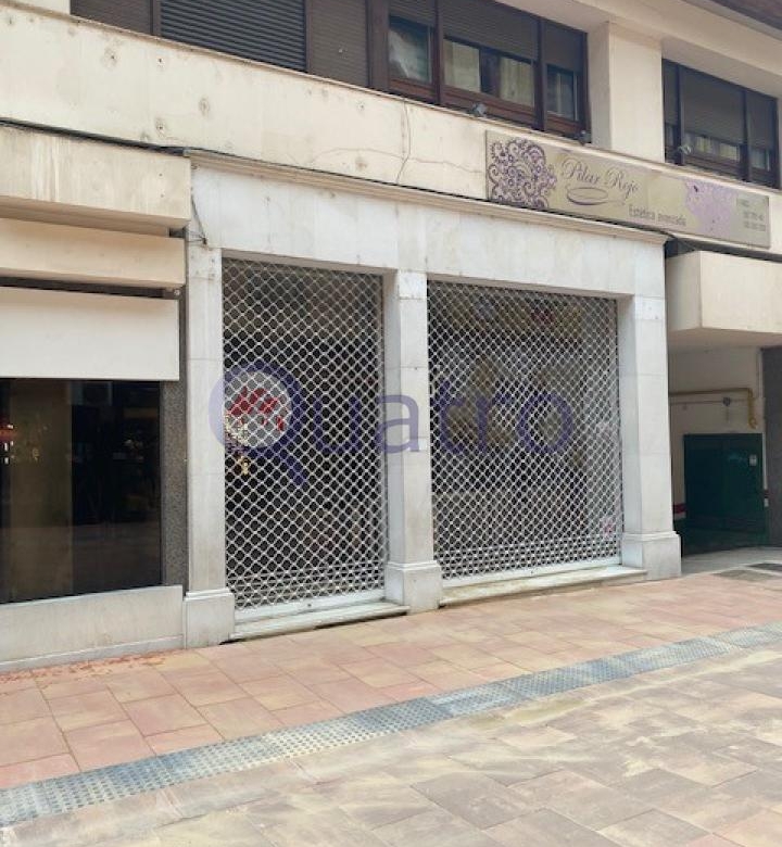 Amplio local muy comercial en el centro de León