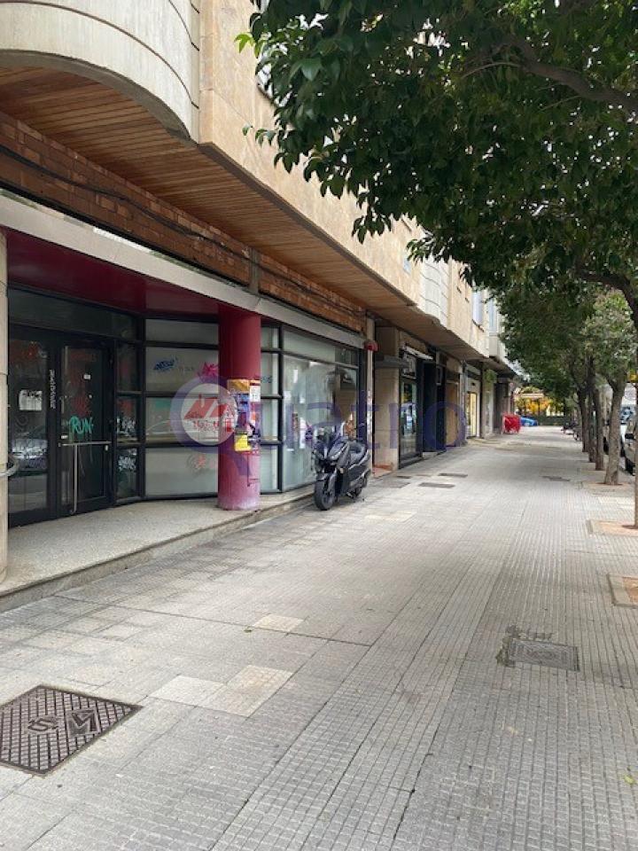 170023742716400024614_170022122158 Venta o alquiler gran local comercial al lado del Jardín de San Francisco