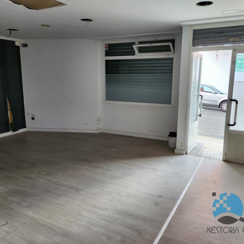 BAJO COMERCIAL EN ESQUINA ZONA GADIS