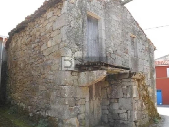 VENTA DE CASA EN VILAR DE CERREDA