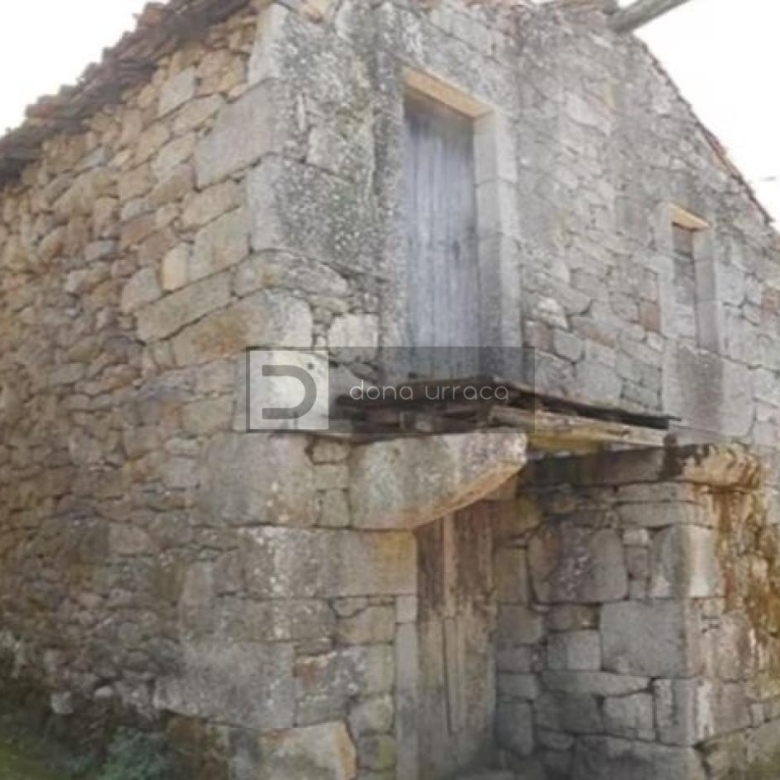 VENTA DE CASA EN VILAR DE CERREDA