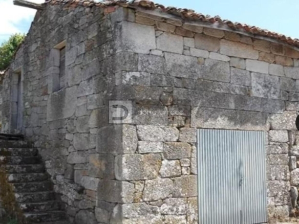 VENTA DE CASA EN VILAR DE CERREDA
