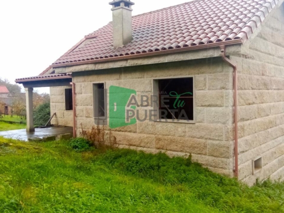 CHALET EN VENTA PARA REMATAR EN NOGUEIRA DE RAMUÍN