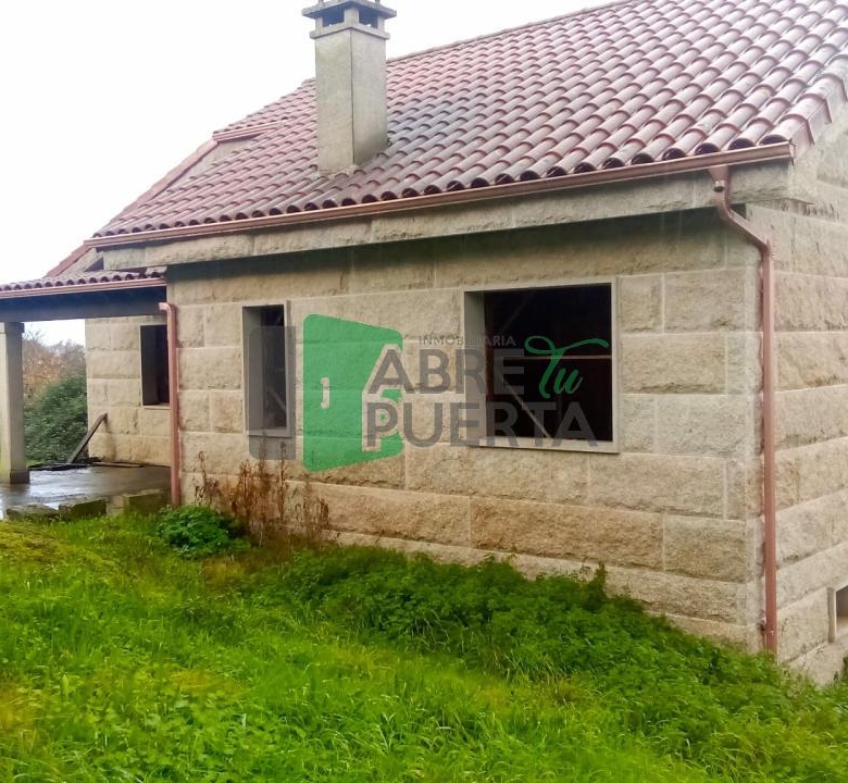 CHALET EN VENTA PARA REMATAR EN NOGUEIRA DE RAMUÍN