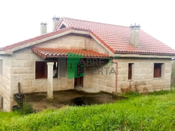 CHALET EN VENTA PARA REMATAR EN NOGUEIRA DE RAMUÍN