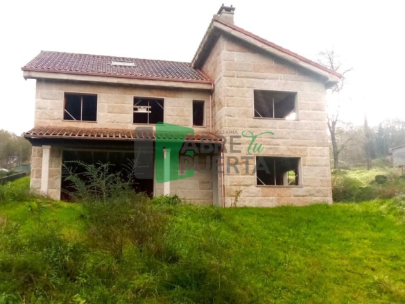 CHALET EN VENTA PARA REMATAR EN NOGUEIRA DE RAMUÍN