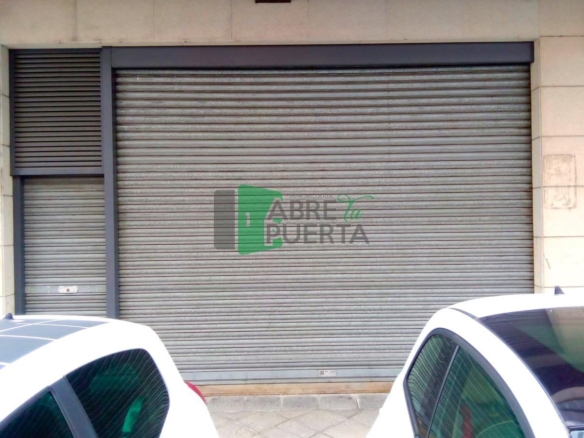 ESPECTACULAR LOCAL EN EL PUENTE