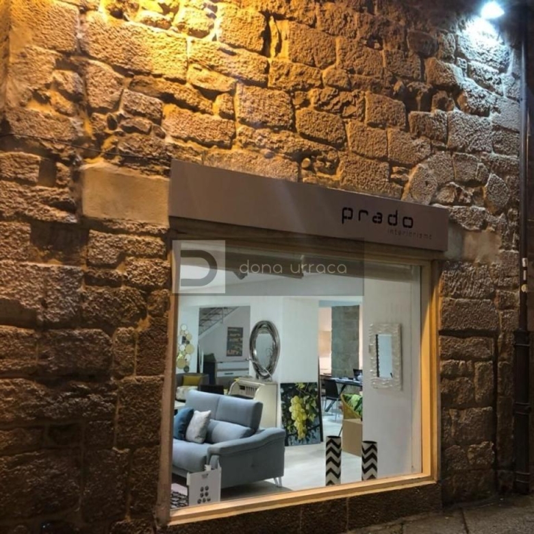 VENTA/ALQUILER IMPRESIONANTE LOCAL EN EL CASCO ANTIGUO